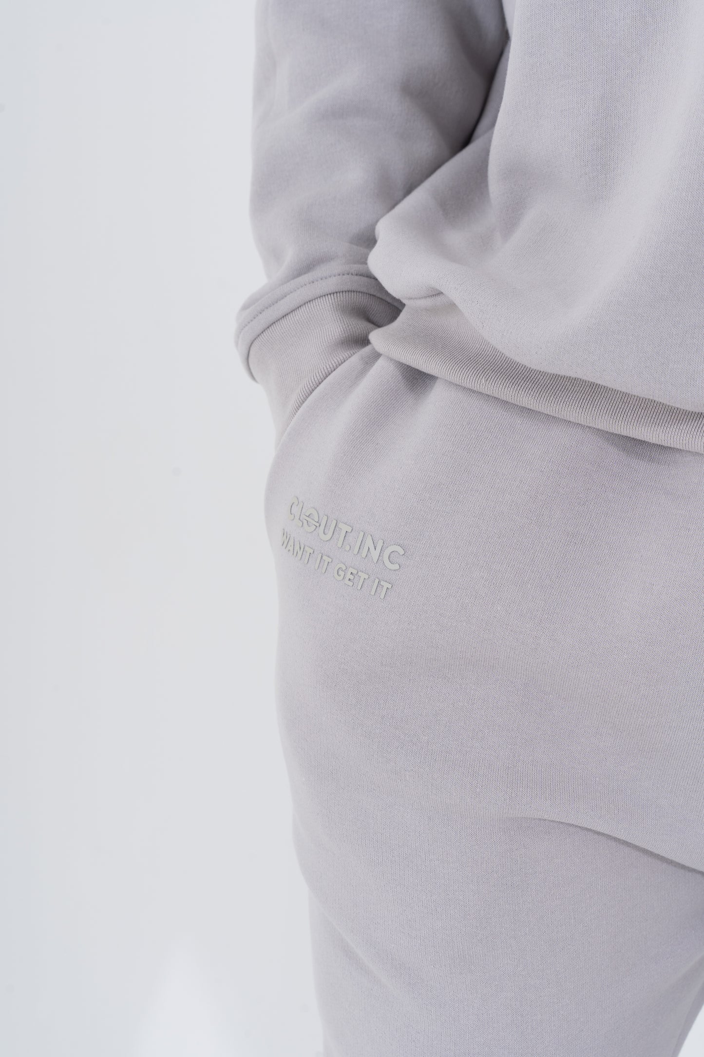 Basic  Clout sweatpants