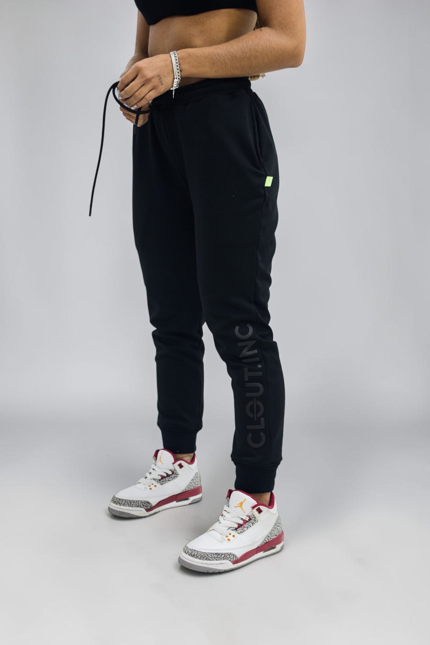JOGGER BLACK ON BLACK