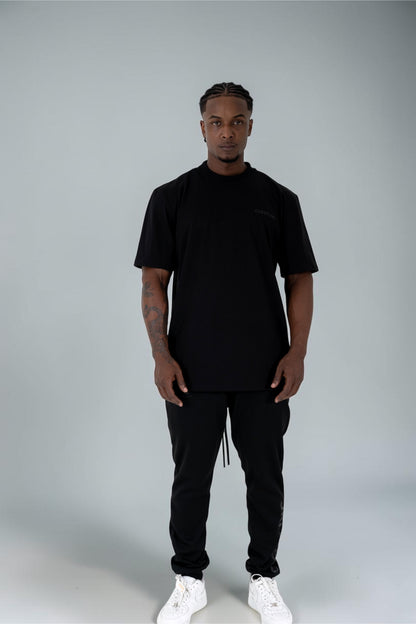 BASIC BLACK TEE