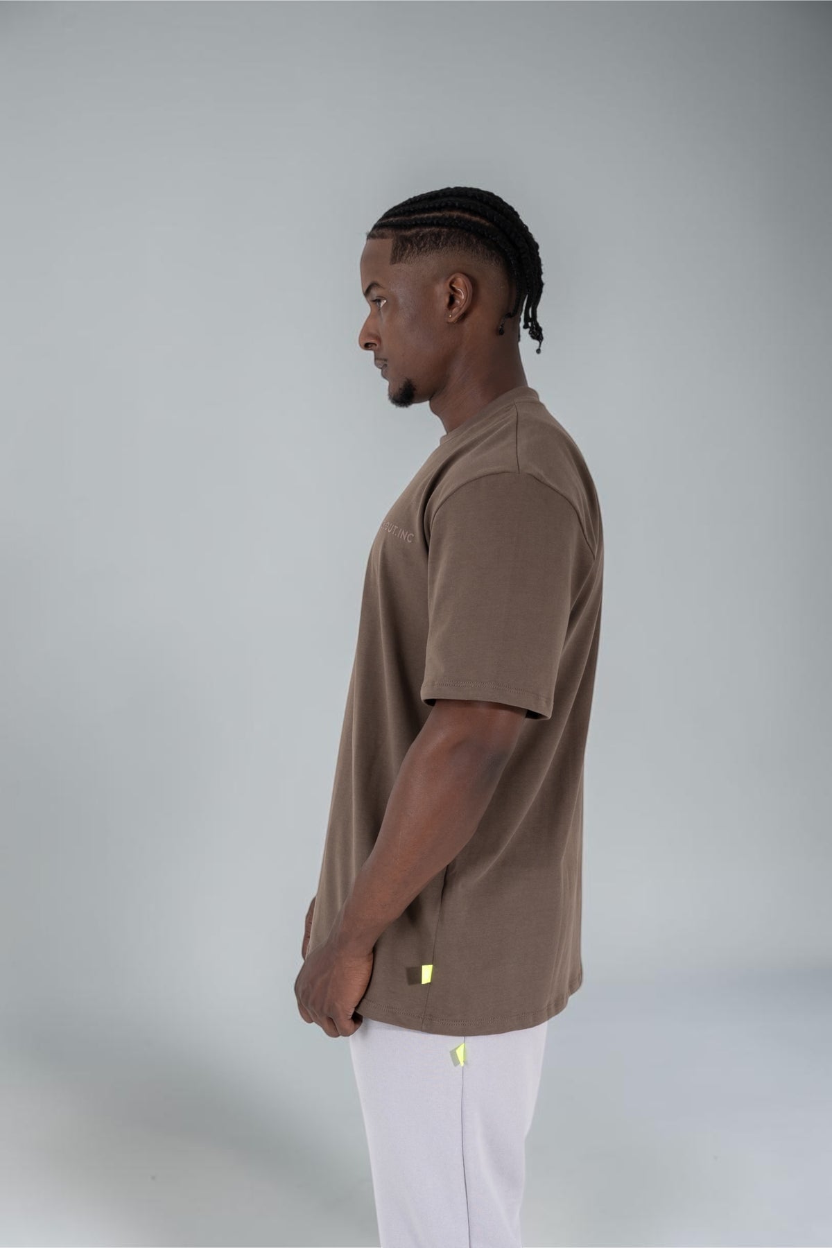 BASIC BROWN T-SHIRT